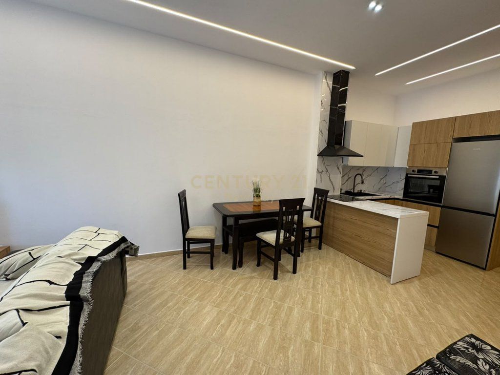 Apartament 2+1 Me Qira në Plazh, Durrës - 650€ | 87 m²