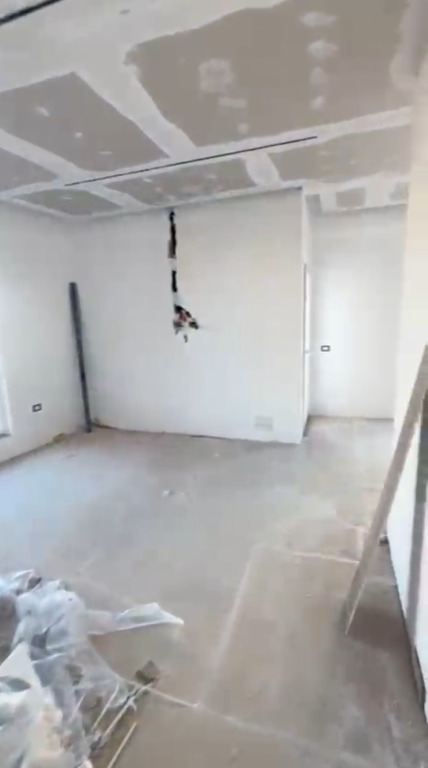 Apartament 2+1, Astir!