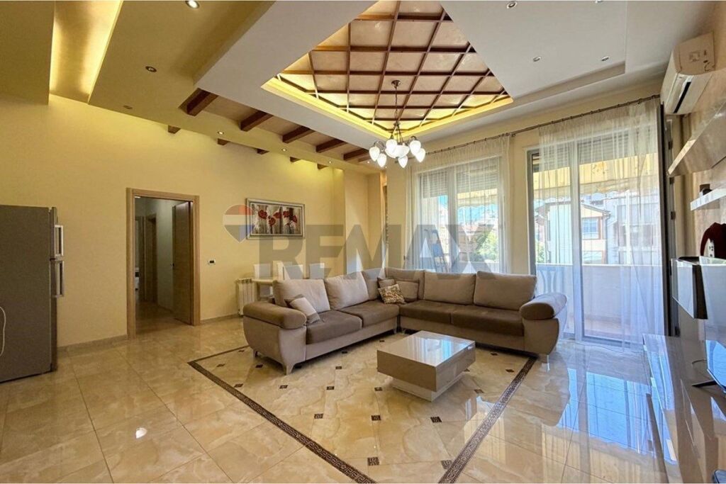 Apartament 2+1+2 me qera Pazari Ri