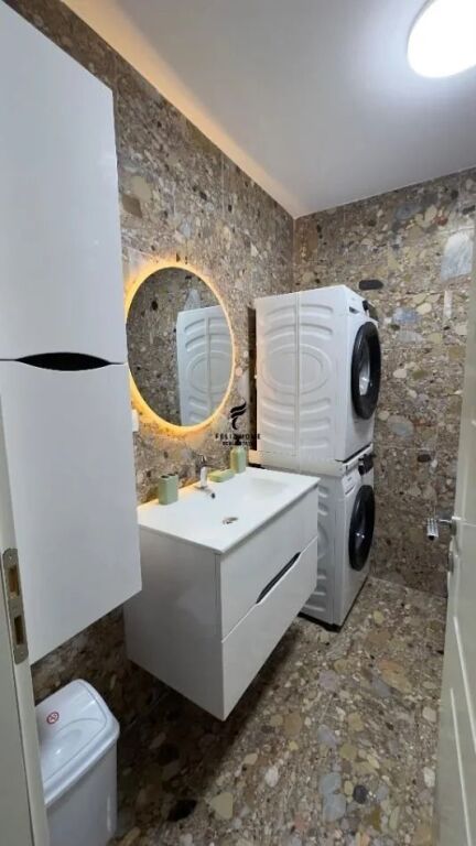 APARTAMENT ME QERA 2+1+2 LIQENI I TIRANES 90.000 LEKE FH-95834