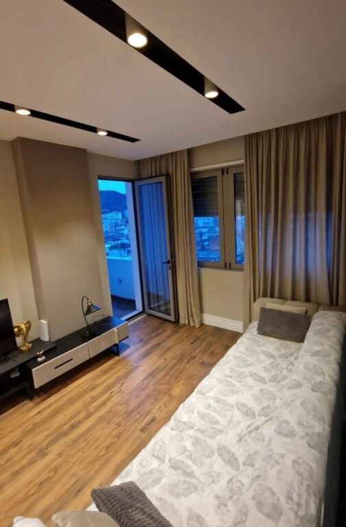 APARTAMENT 2+1 ME QIRA YZBERISHT