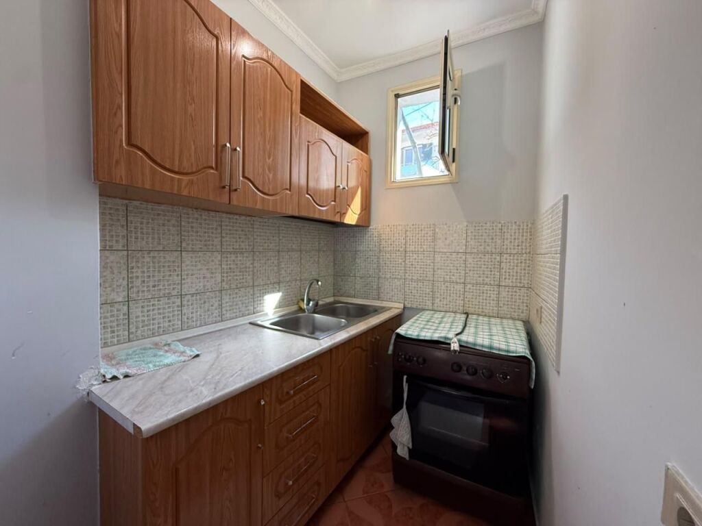 🏠 JEPET STUDIO ME QIRA AFATGJATE – VLORË.