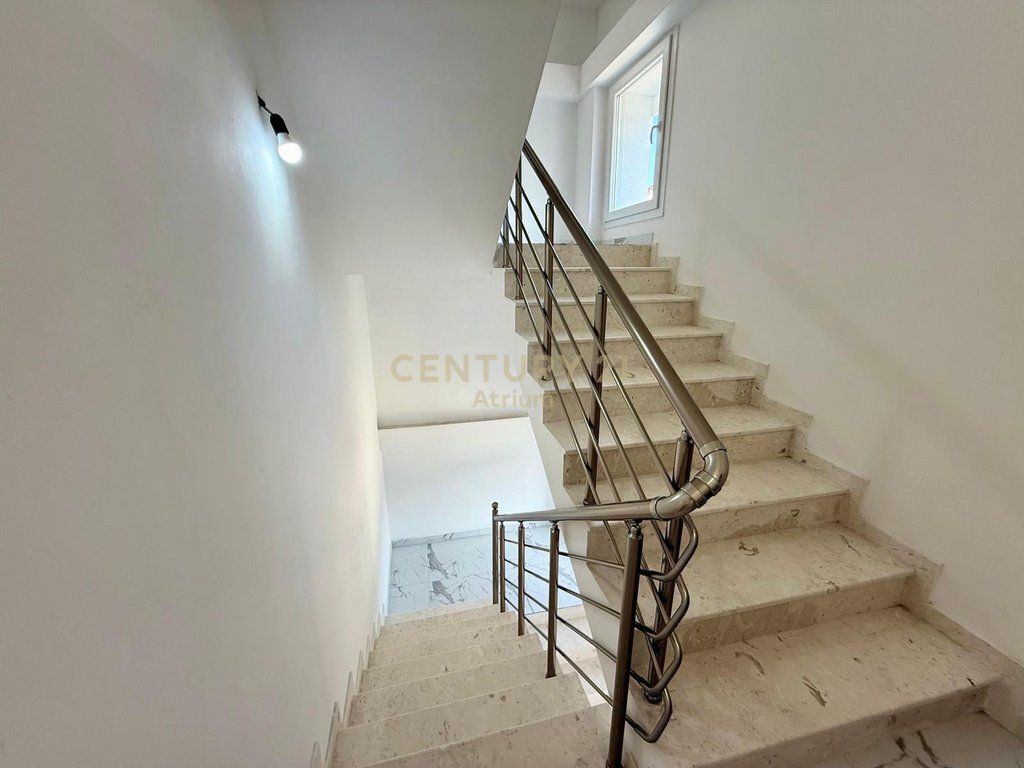 FOR RENT 2+1 APARTMENT IN A PRIVATE VILLA IN MULLET