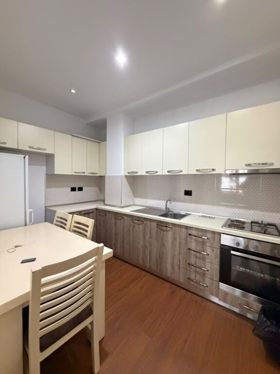 FOR RENT – BUSINESS PREMISES