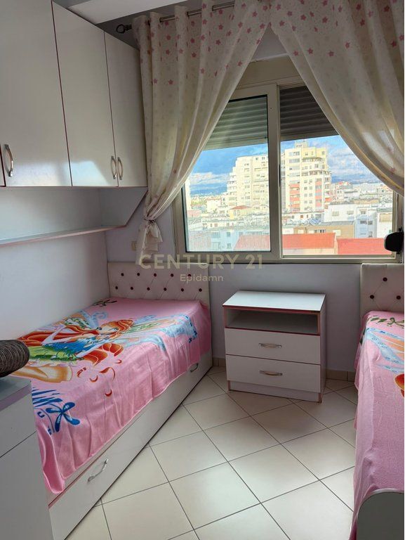 Jepet me qira apartament 2+1+2 prane Kazazit 460 € /Muaj 430,000 Lekë /Muaj