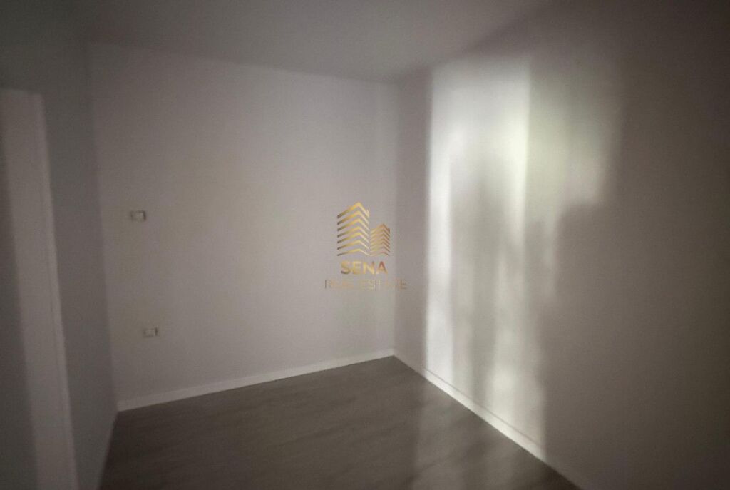 Affitto, Appartamento 2+1+balcone parzialmente arredato, Fresk, 35.000 Lek/mese