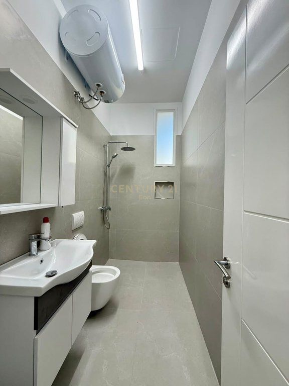 Ambient Biznesi 104 m² me Qira – Plazh, Durrës | Stacioni i Parë