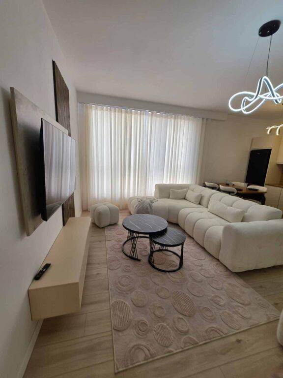 Super apartment for rent at Bulevardi i Ri