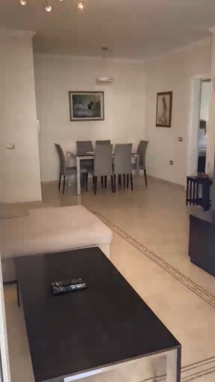 Apartament 2+1, Liceu Artistik!