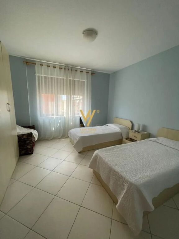 SHITET APARTAMENT 2+1+2+BLK TE RRUGA E BARRIKADAVE 350.000 EURO