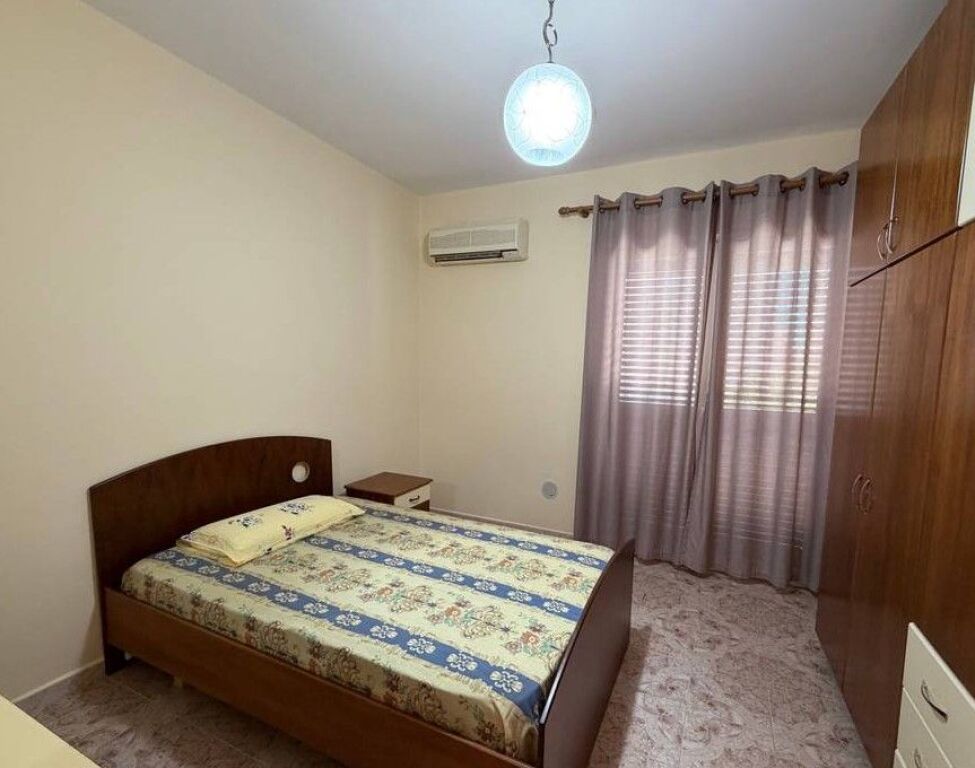 APARTAMENT 3+1+POST PARKIMI ME QIRA NË RR. ALI VISHA
