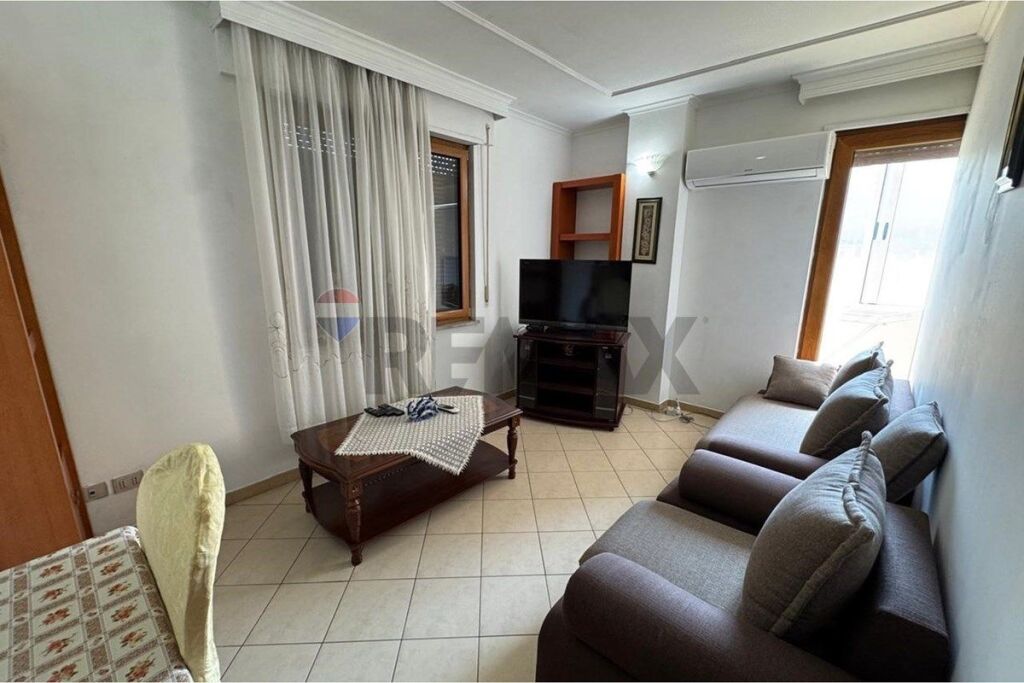Apartament për shitje – Rruga e Barrikadave