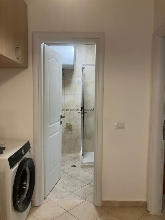 APARTAMENT ME QERA 2+1 21 DHJETORI 80.000 LEKE FH-95884