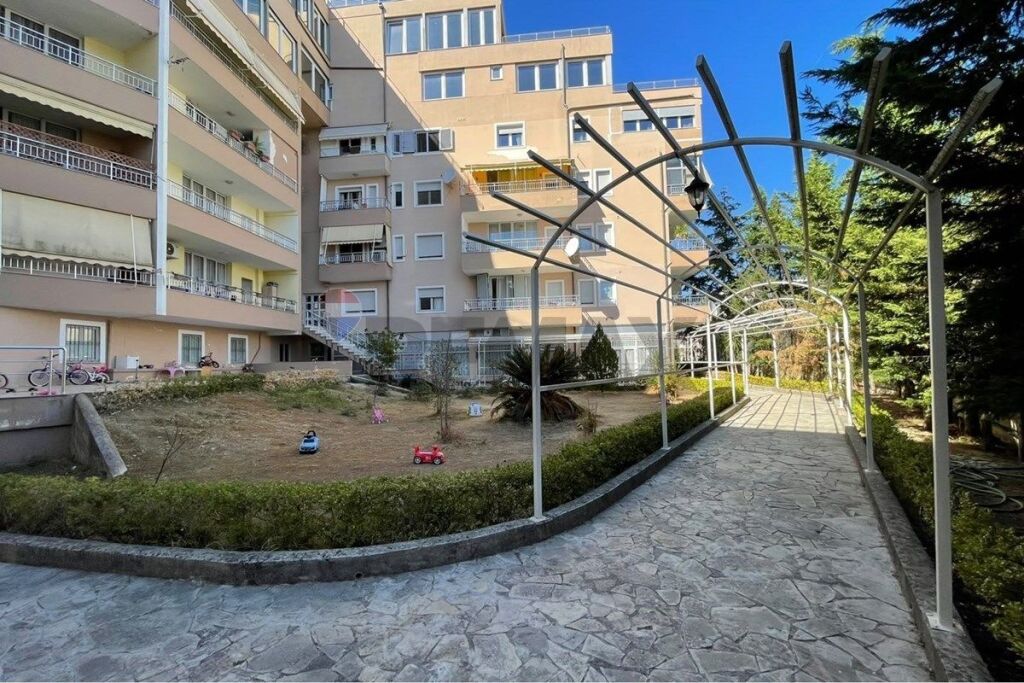 Apartment - For Sale - Liqeni i Thatë Street, Tirana(ID: 530361016-313)