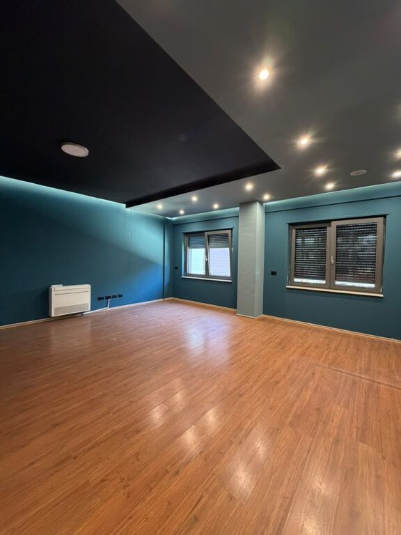 FOR RENT – BUSINESS PREMISES