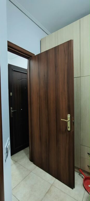 Apartment 2+1, Astir!