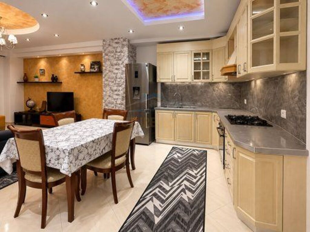Qira, Apartament 2+1, Air Albania, Tiranë