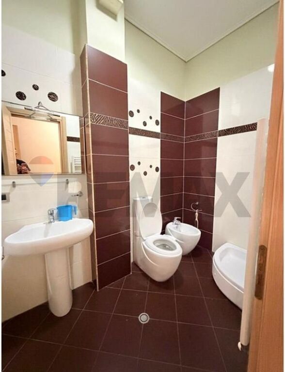 Apartament 2+1+2 me qera Pazari Ri