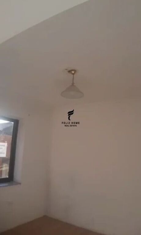 UFFICIO IN AFFITTO 21 M2 21 DICEMBRE 45.000 LEKE  FH-95791