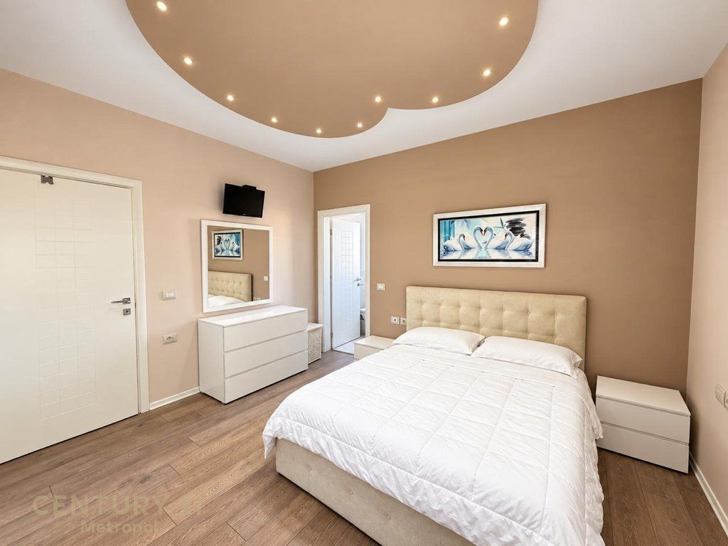 For rent 2+1+2 + Garage, near the Military Hospital