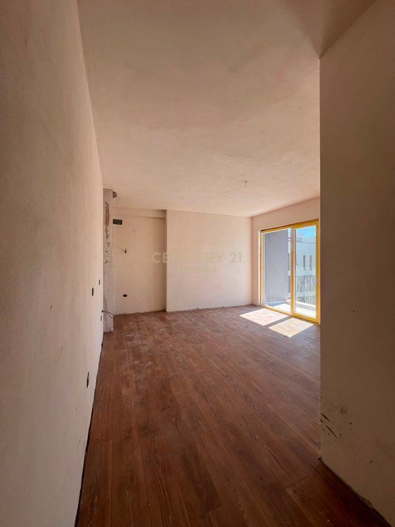 VENDIAMO APPARTAMENTO 2+1 + POSTO AUTO VICINO A QTU-UNIVERS CITY (CONSEGNATO ARREDATO)