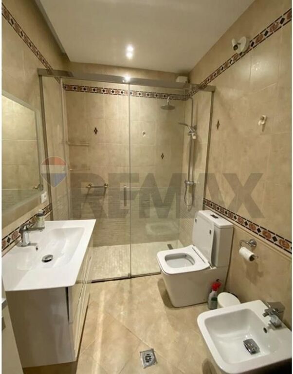 Jepet apartament 2+1 me qera ne Bllok!
