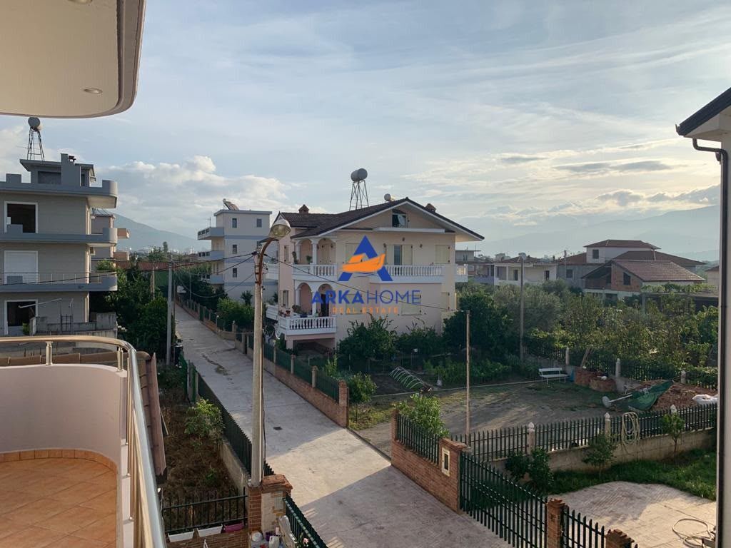 PRIVATE 3-STOREY VILLA "ELBASAN" FOR SALE 25,000,000 LEKE
