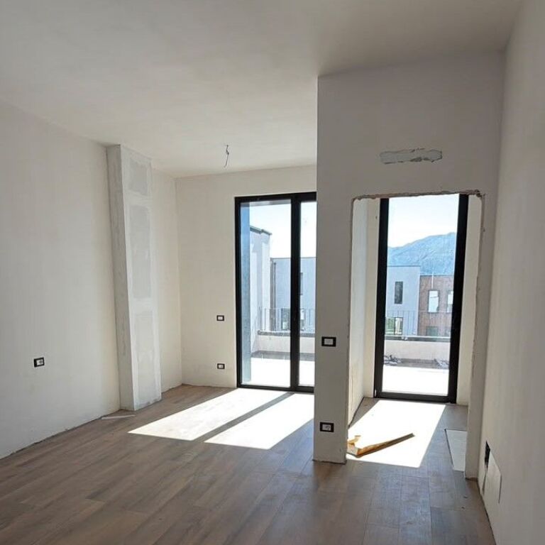 Vilete per shitje + 🅿️ Piccadilly Residence , TEG