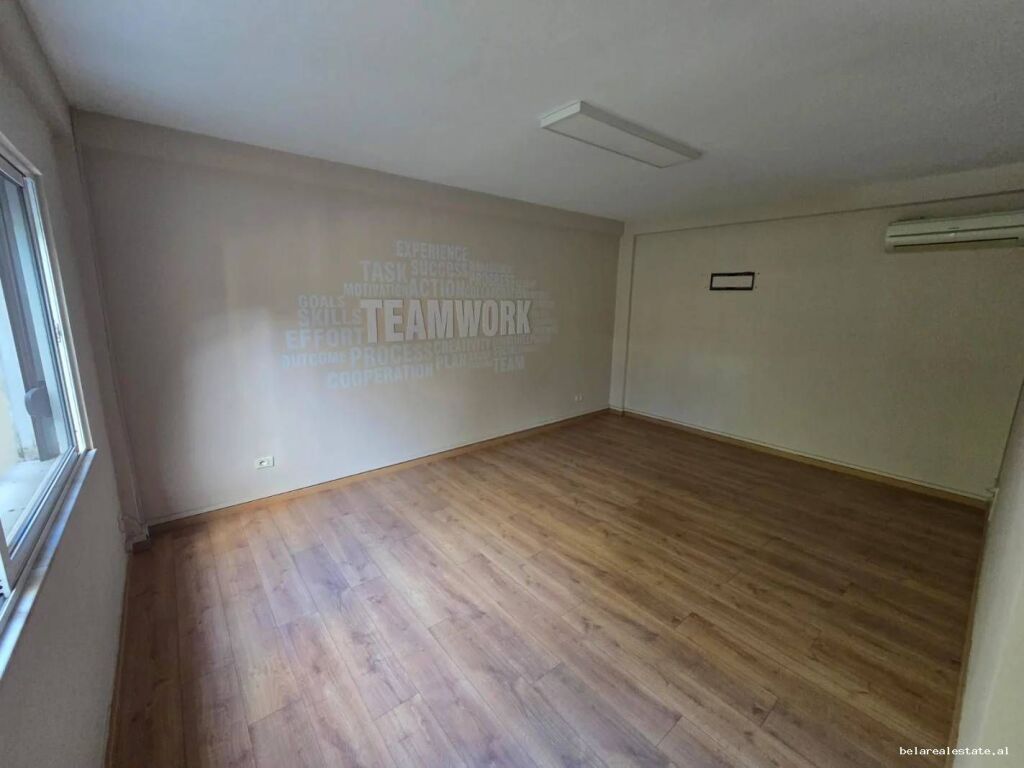 Zyre me Qera 2+1 ne Bllok (ID BZ21060) Tirane