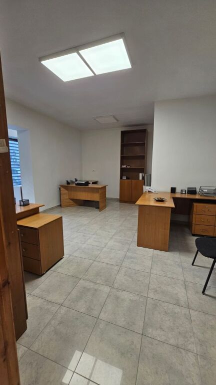 Business unit for rent on Bogdaneve street