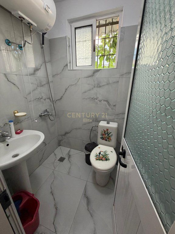 APARTAMENT ME QERA PRANE/ QSUT
