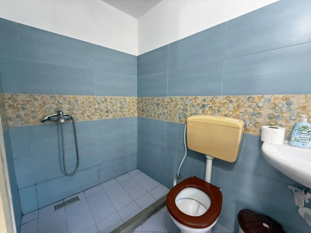 🏠 JEPET SHTEPI 1+1 ME QIRA AFATGJATE – VLORË.