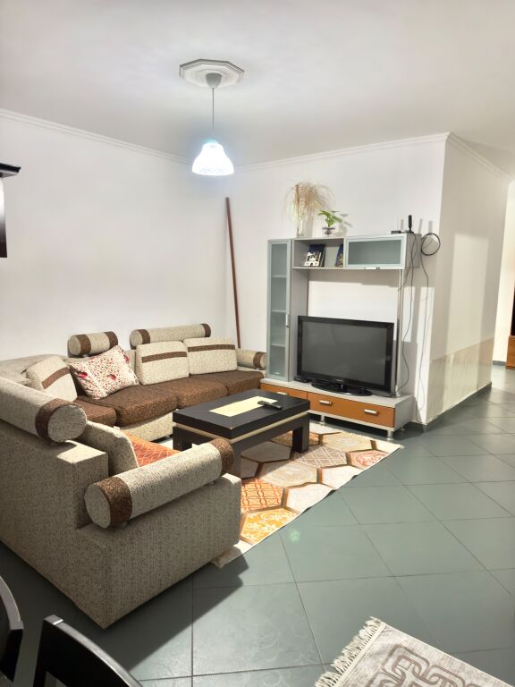 Apartament 2+1 në Yzberisht