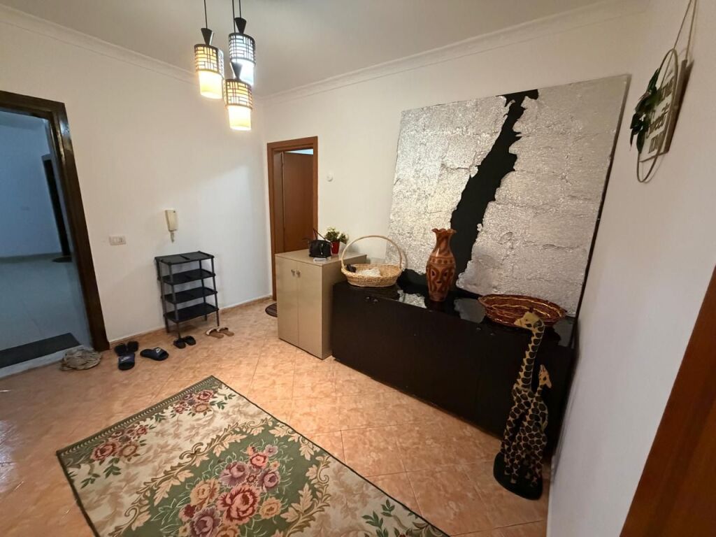 Apartament 2+1+2 me Qira : Zogu i Zi