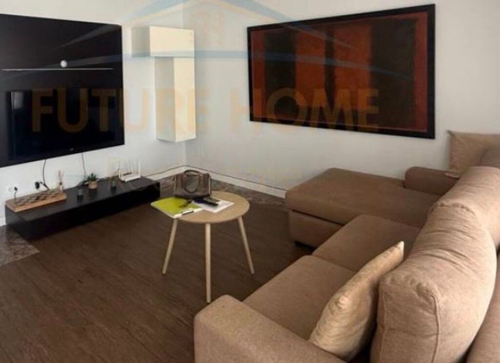Shitet, Apartament 2+1+2, Rruga Sami Frashëri , Blloku , Tiranë