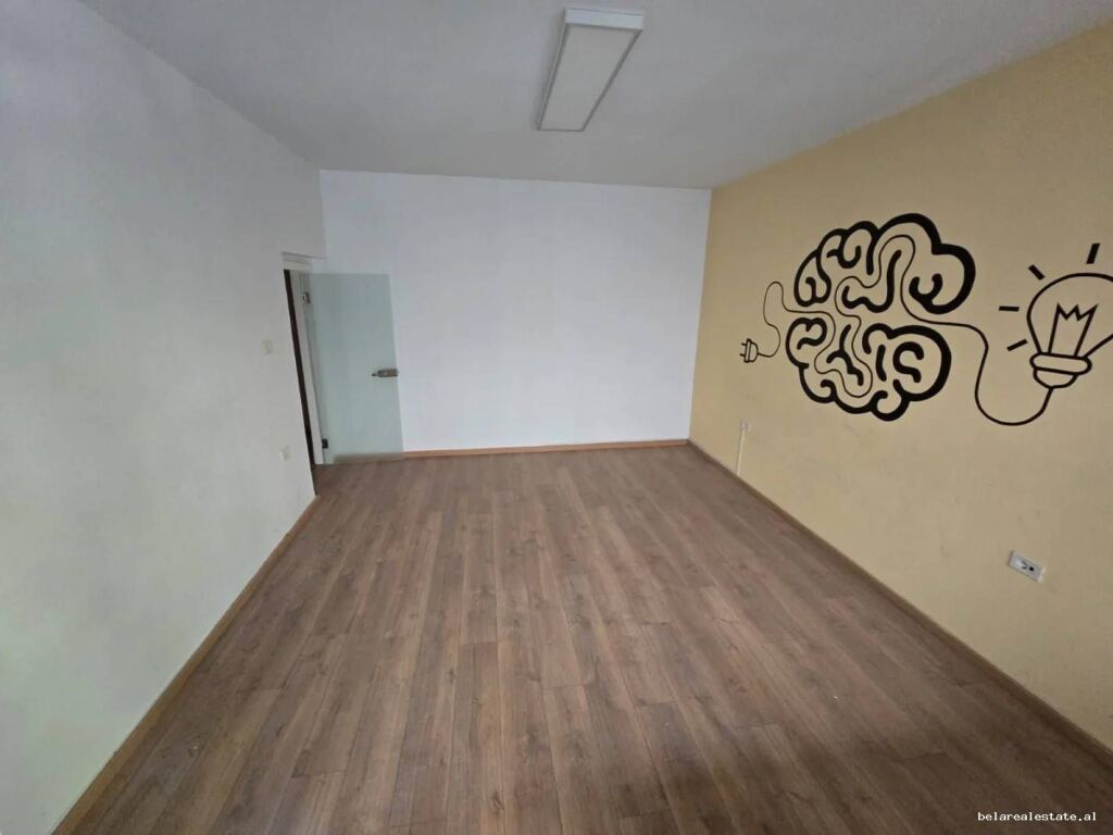 Zyre me Qera 2+1 ne Bllok (ID BZ21060) Tirane