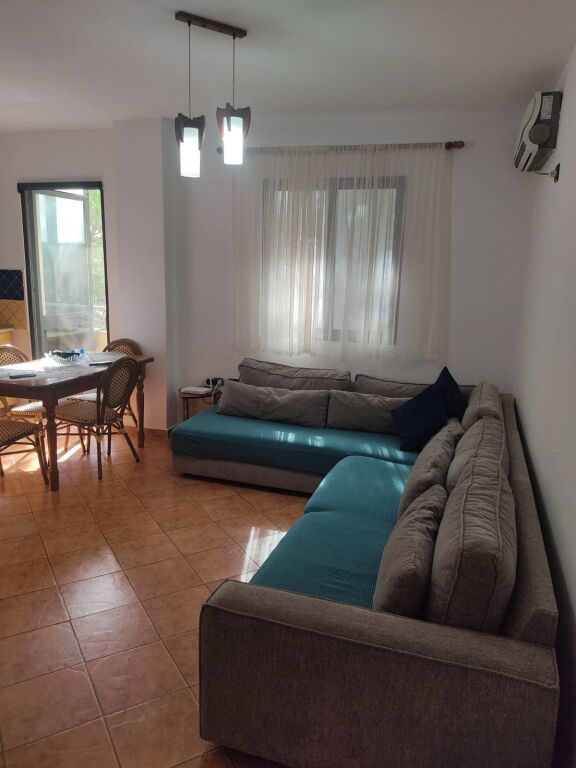 Shitet apartament 1+1 në Mali i Robit