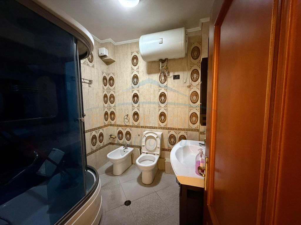 Apartment 2+1+2 for sale in the Center, opposite Toptani