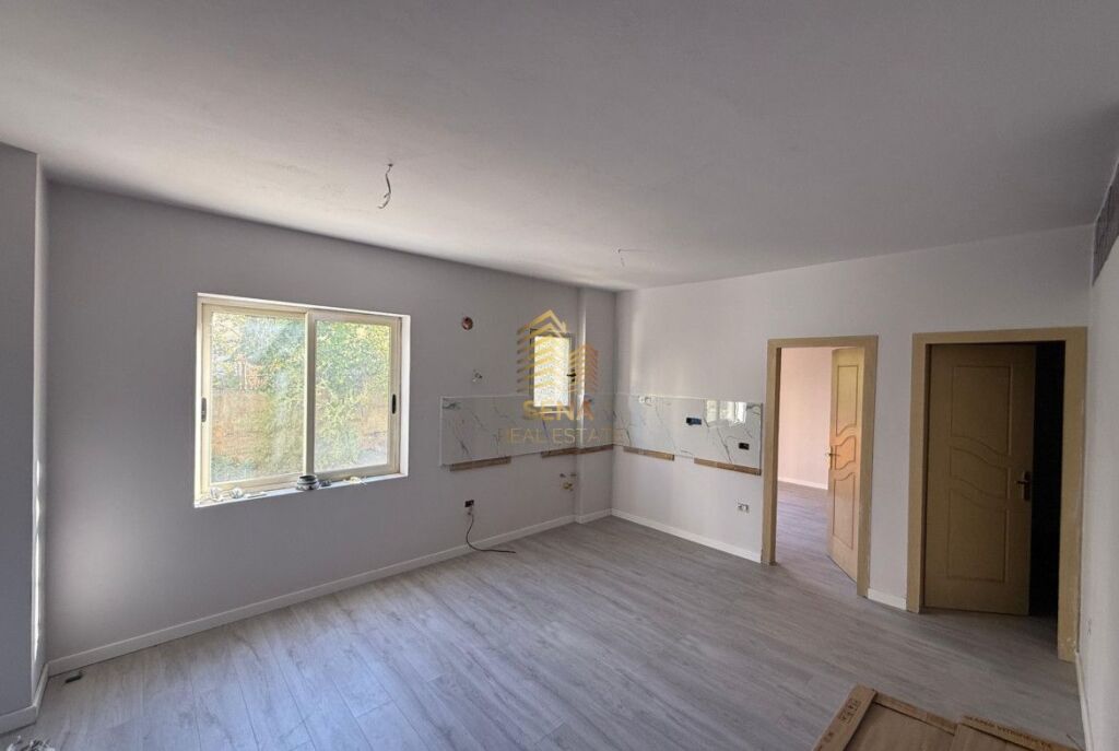 Affitto, Appartamento 2+1+balcone parzialmente arredato, Fresk, 35.000 Lek/mese