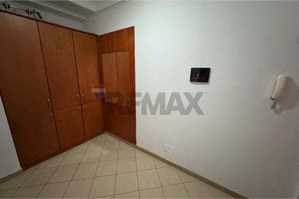 Apartament për shitje – Rruga e Barrikadave