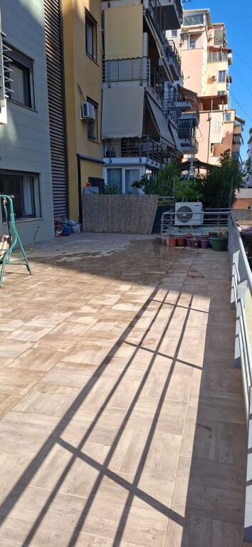 AP. 2+1+Verandas for rent, Paris Municipality