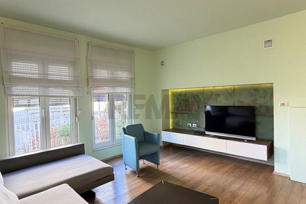 VILLAS FOR SALE WHITE HOUSES TEG