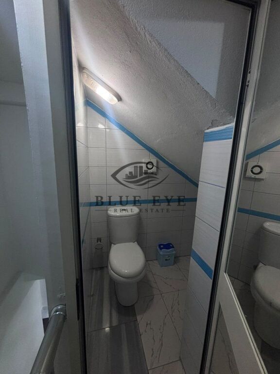 Ambient Komercial Me Qira në Stadiumi, Durrës.