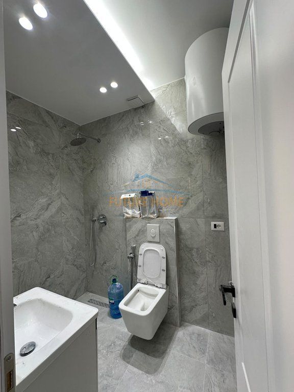 In vendita, Appartamento 1+1, Via Kongresi Manastirit, Tirana  13.700.000 Lek