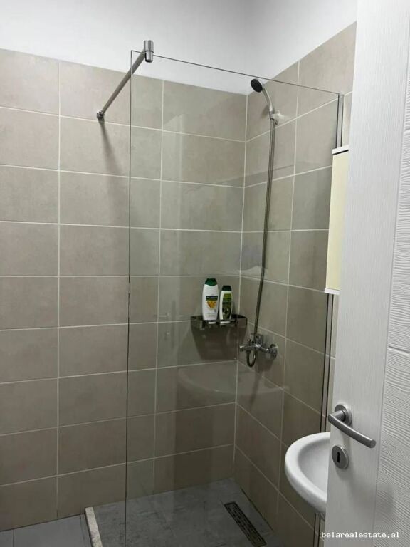 Appartamento in affitto 1+1 a Oxhaku (ID B2101934) Tirana