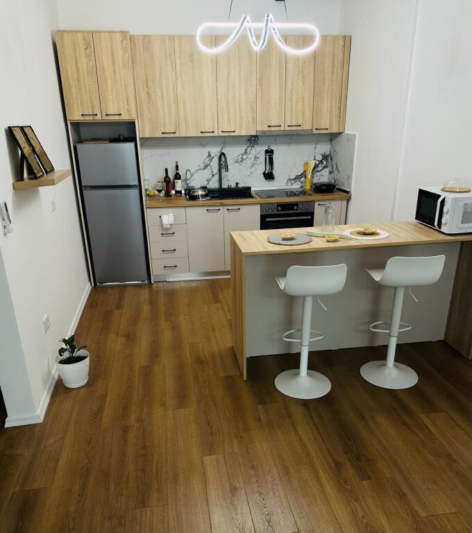 Appartamento 1+1 in affitto in Rruga e Kavajes, Centro, Piazza Skenderbej! 900 leke!