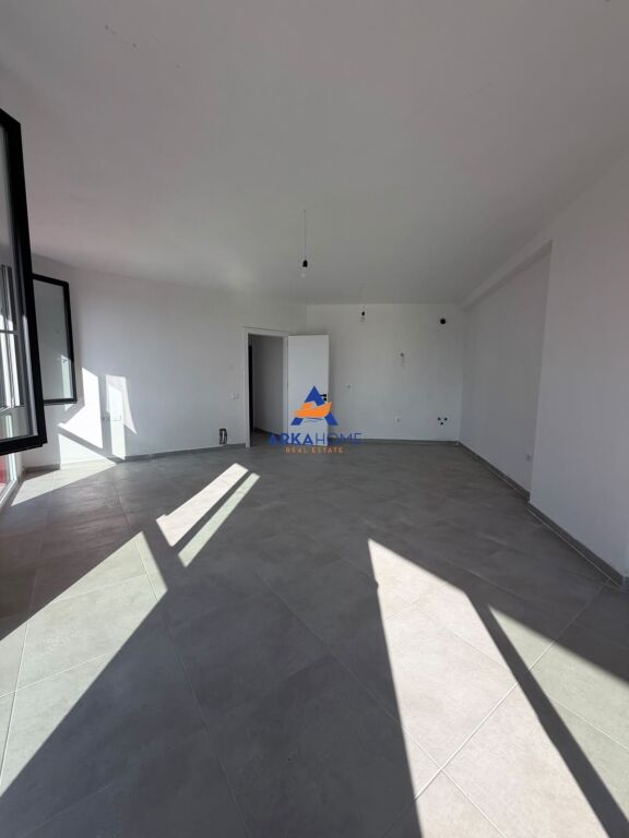 SI AFFITTA AMBIENTE 90 M2 "FARMACI A10" 90.000 LEKE