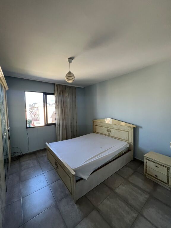Apartament me qera 1+1