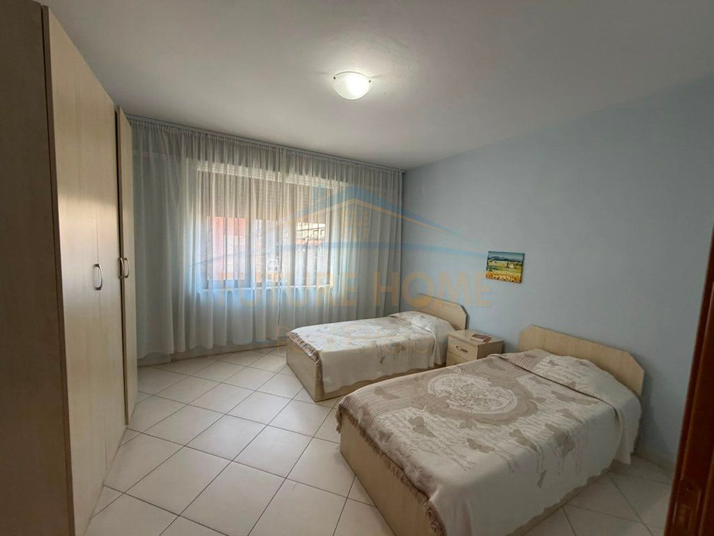 , Apartament ne shitje 2+1+2, Rruga e Barrikadave, Tirane.