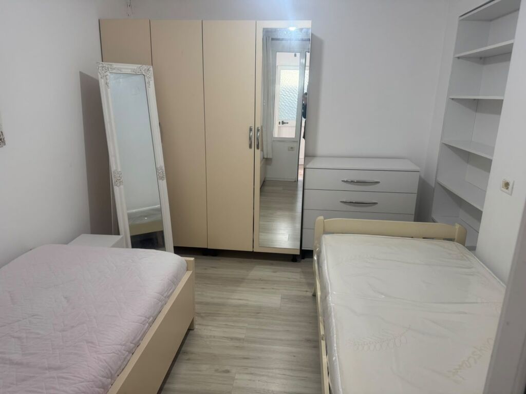 Casa in Affitto 1+1 - Rotonda di Shkoze, Tirana